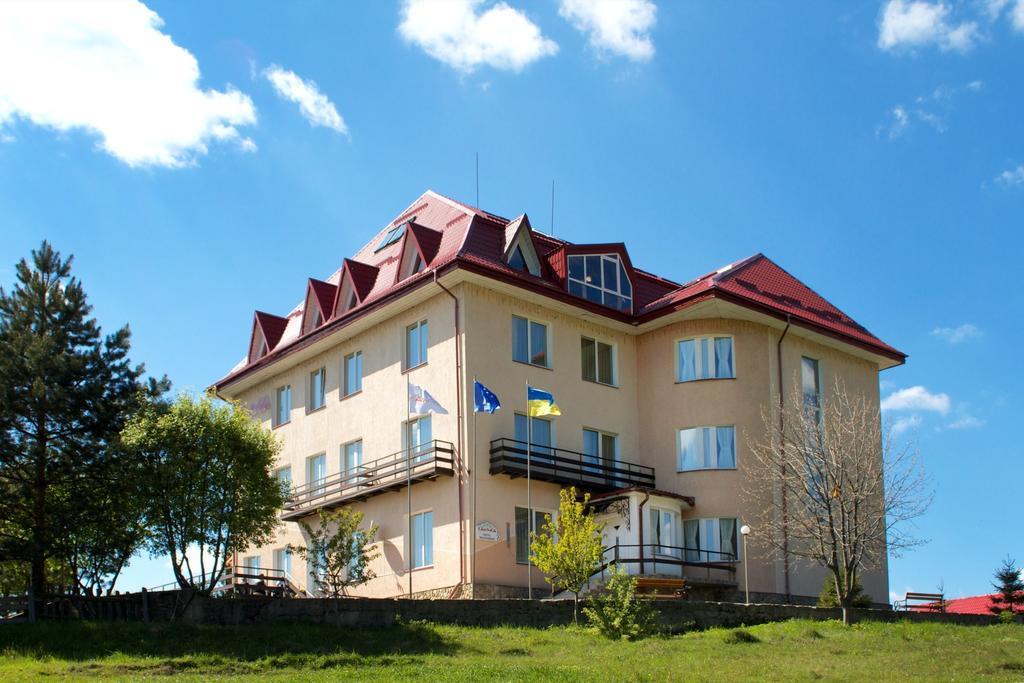 Kamyanka Hotel Mizhhirya  Buitenkant foto
